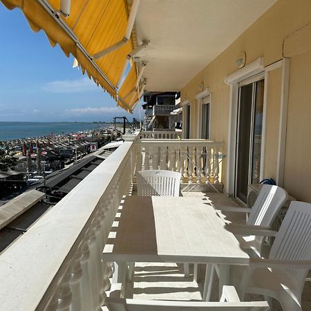 Olympic Beach Rooms Extérieur photo