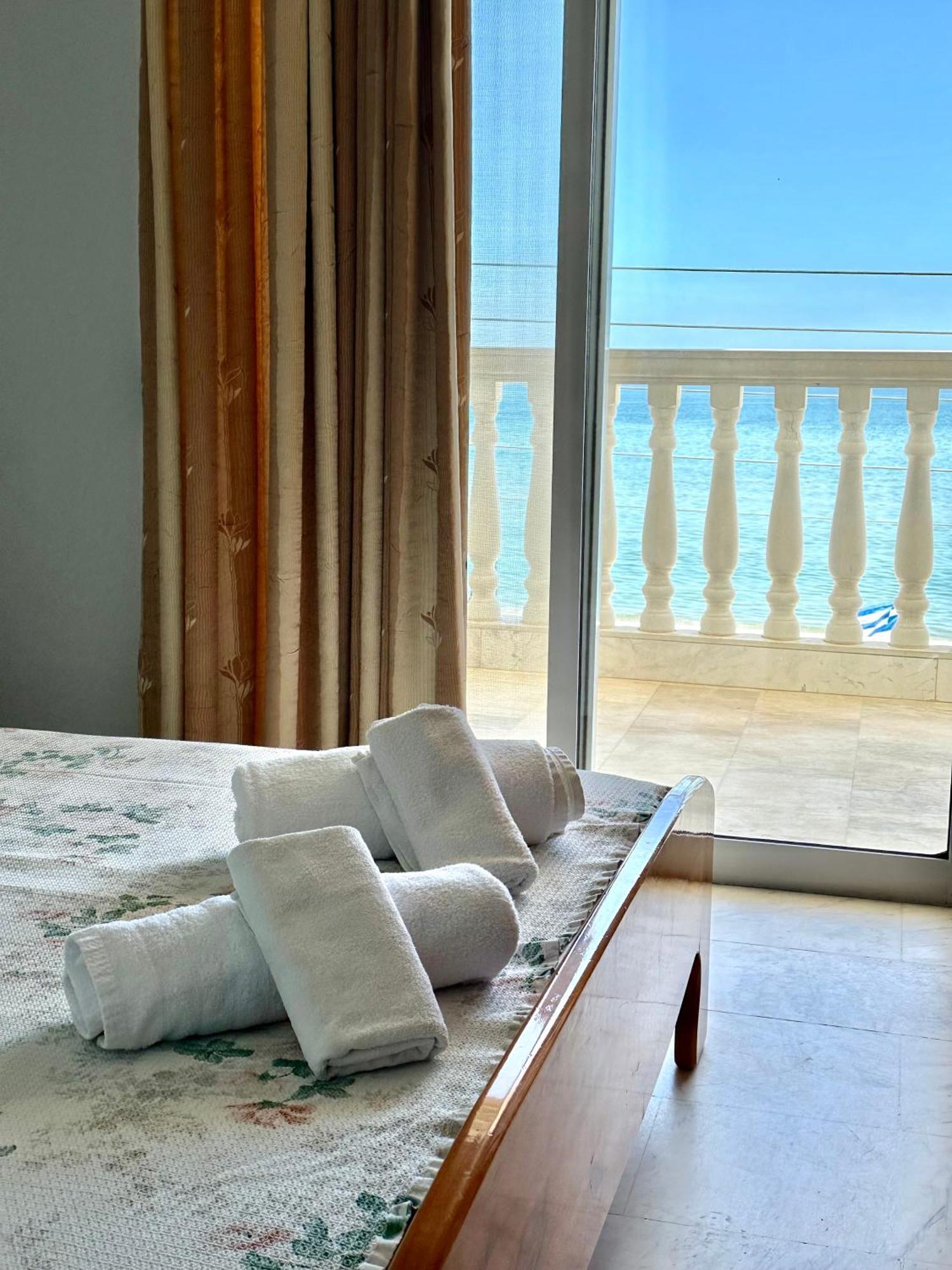 Olympic Beach Rooms Extérieur photo